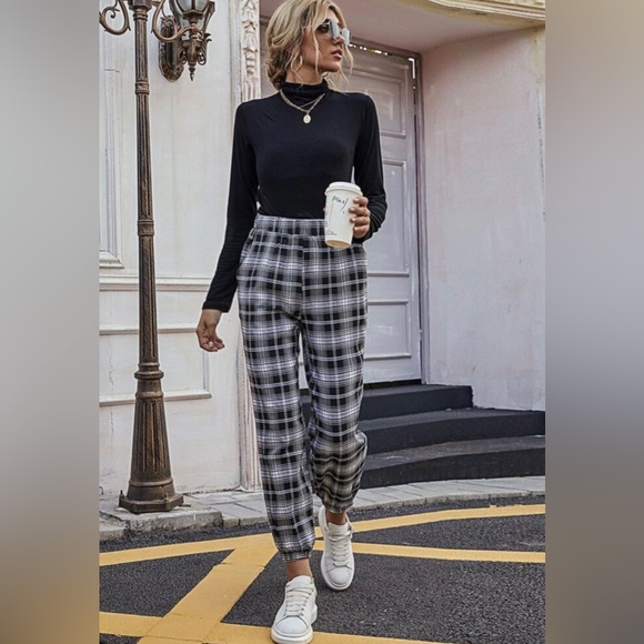 Zara Black And White Checkered Plaid Classic Regular Fit Trouser Pants - Picture 4 of 12